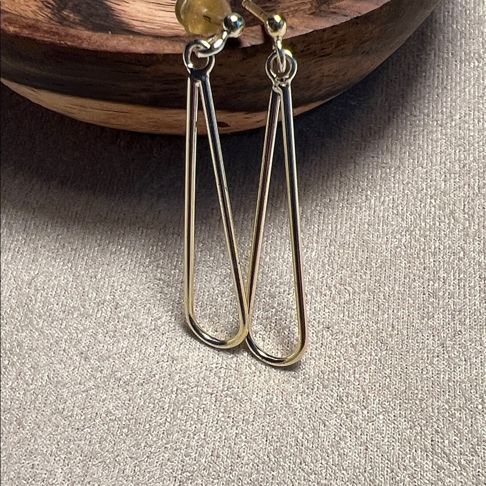 Chic Gold Drop Earrings